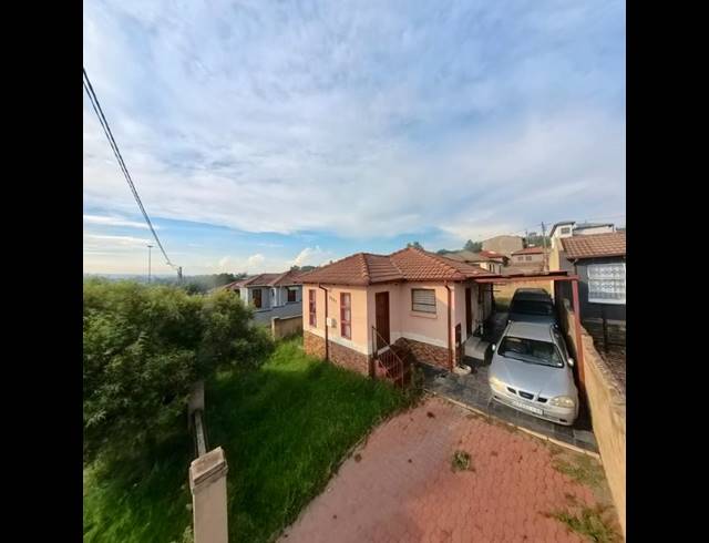 3 BEDROOM HOUSE FOR SALE IN CLAYVILLE